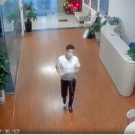 Người bán online sập bẫy 'nhận hàng' ở sảnh tòa văn phòng