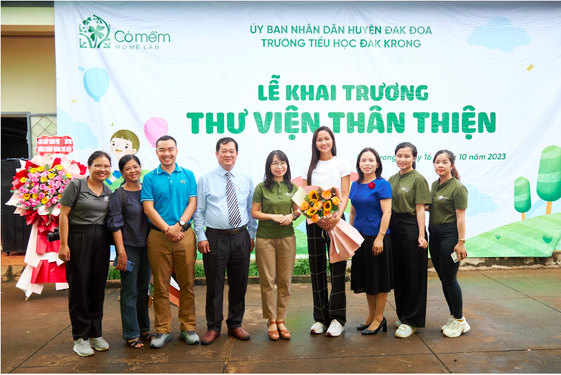 Mỹ phẩm cỏ mềm đồng hành cùng hoa hậu H'Hen Niê hướng về trẻ em vùng cao