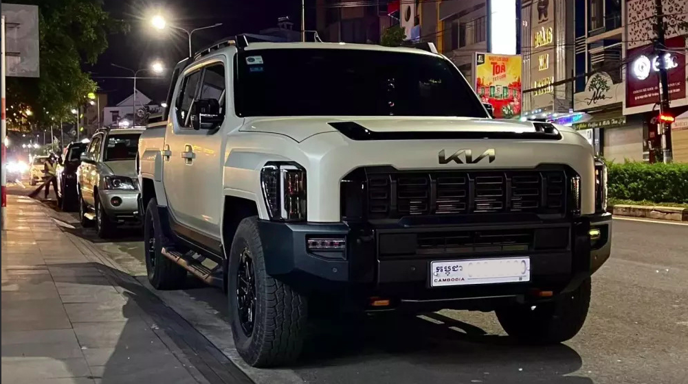 Xe bán tải đầu tiên của Kia bất ngờ xuất hiện tại Việt Nam