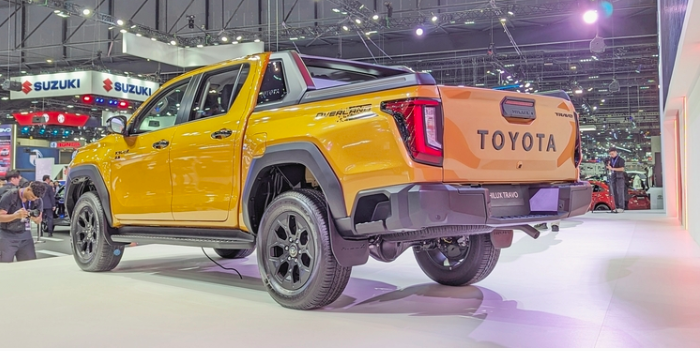 Toyota Việt Nam tung teaser đầu tiên về bán tải Hilux hoàn toàn mới, ra mắt ngay đầu năm 2026